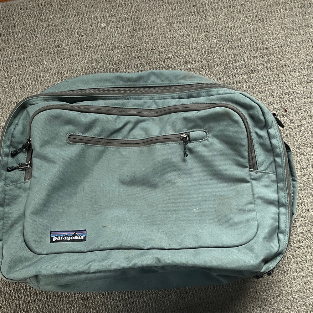 Patagonia MLC Carry on bag